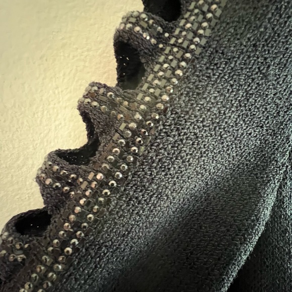 St John Evening dress with sequin trim and cutaway sleeves - Picture 4 of 8